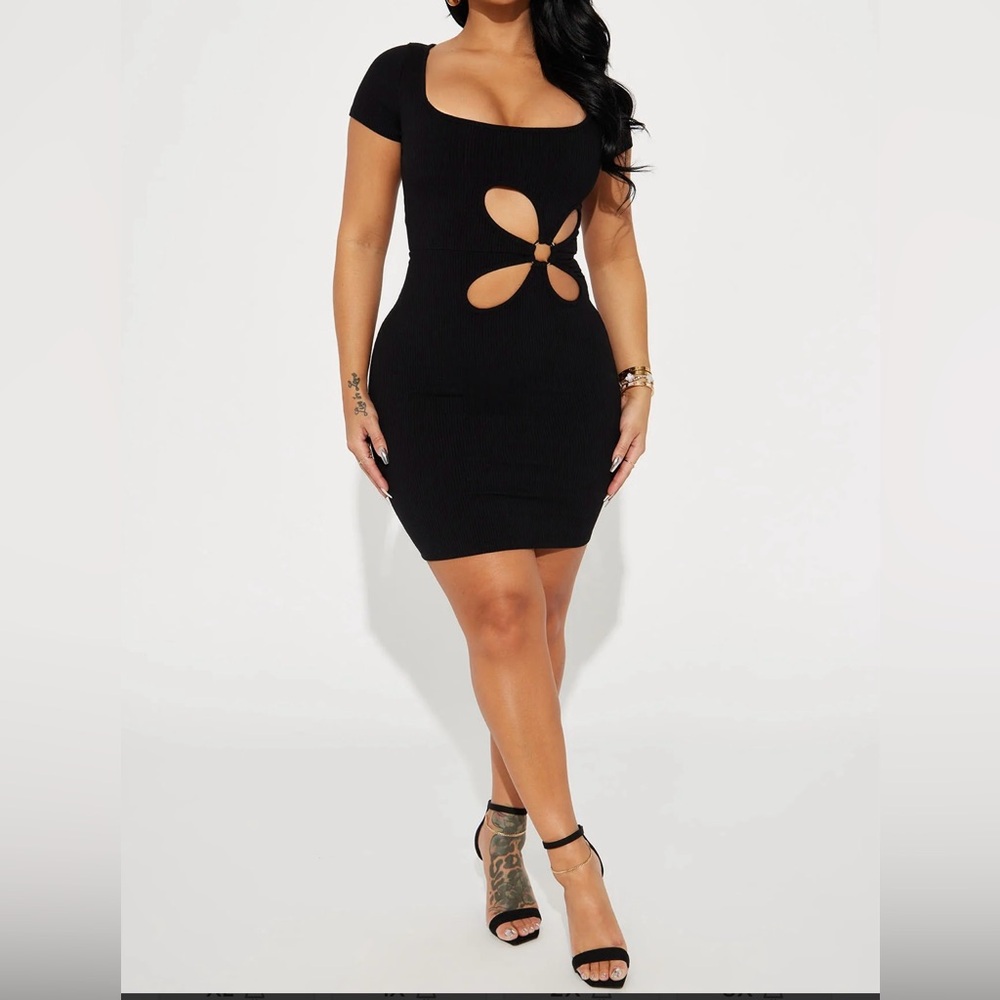 🎱 Cutout Mini Dress 🎱